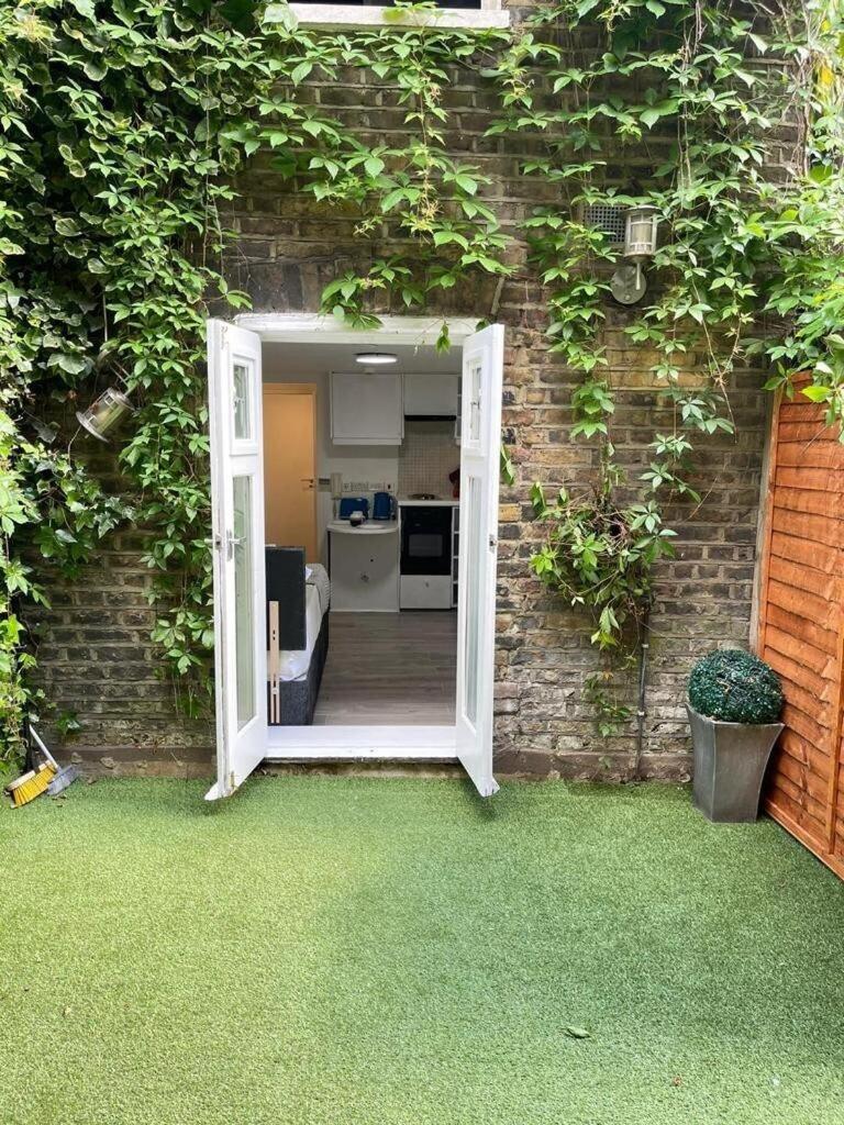 Portobello Road Artistic Studios 'Budget' لندن المظهر الخارجي الصورة