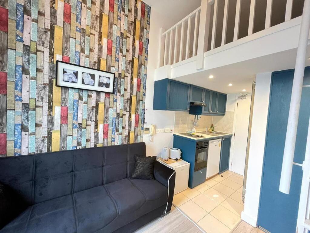 Portobello Road Artistic Studios 'Budget' لندن الغرفة الصورة