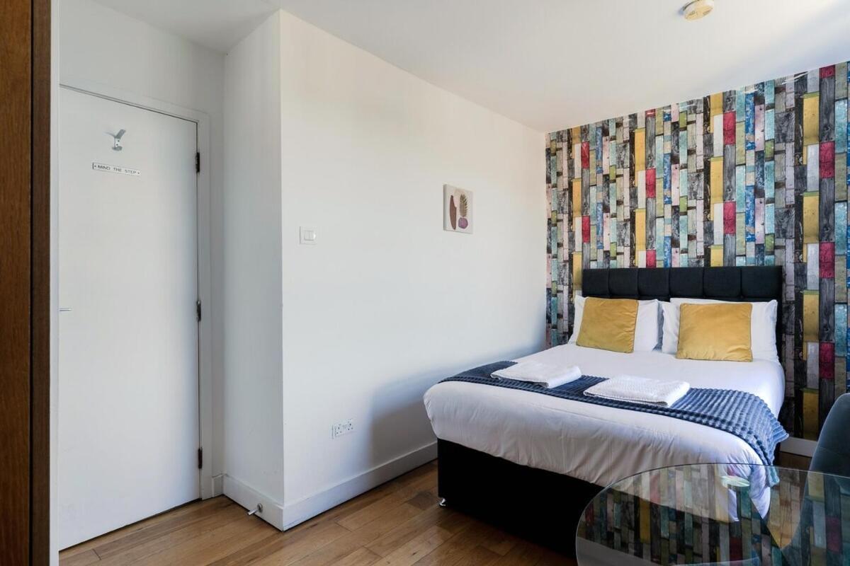 Portobello Road Artistic Studios 'Budget' لندن الغرفة الصورة