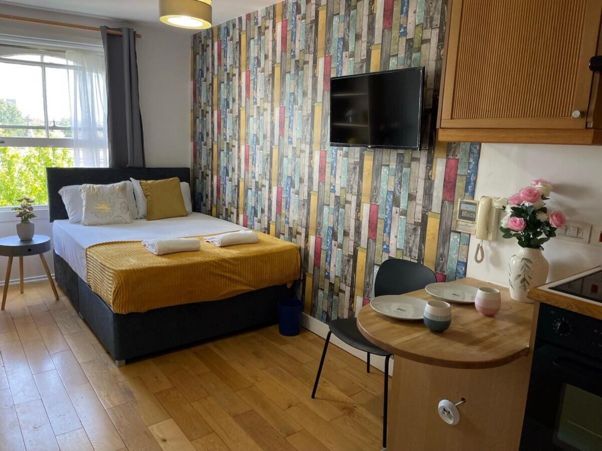 Portobello Road Artistic Studios 'Budget' لندن الغرفة الصورة