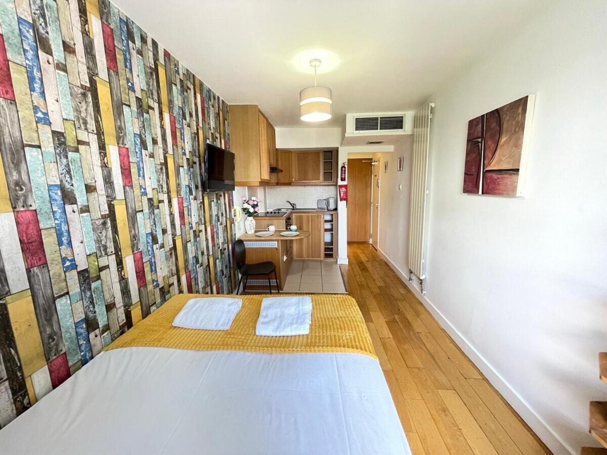 Portobello Road Artistic Studios 'Budget' لندن الغرفة الصورة