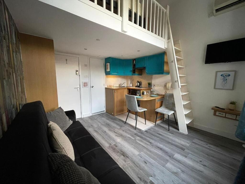 Portobello Road Artistic Studios 'Budget' لندن الغرفة الصورة